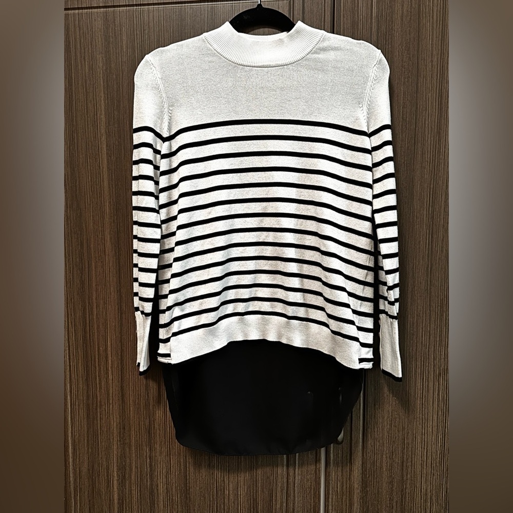 Xoxo size small sweater tunic top